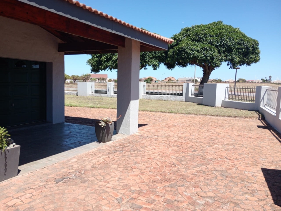 To Let 4 Bedroom Property for Rent in C Place Eastern Cape